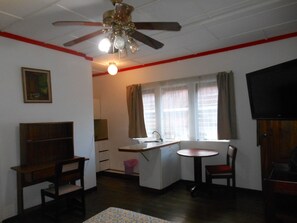 Studio, City View | Private kitchenette - Ara Macao Inn (San José)