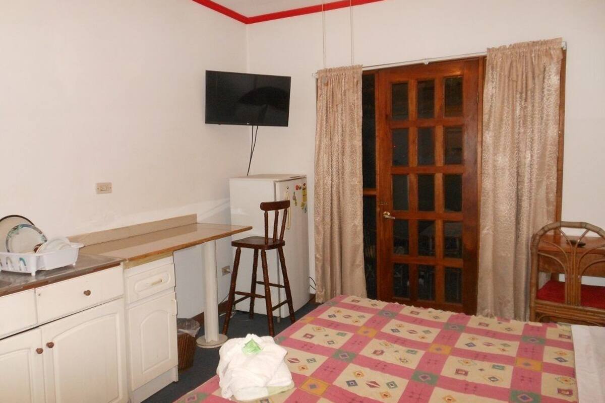 Studio, vue sur la ville | 1 chambre, fer et planche à repasser, accès au Wi-Fi (inclus)