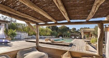 Bergerie, 4 chambres, 10 personnes, piscine chauffée