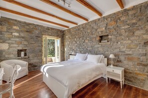 3 Schlafzimmer, Schreibtisch, schallisolierte Zimmer