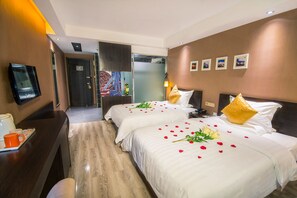 Minibar, blackout curtains, free WiFi - Badi Hotel Int'l Exhibition Center (Kunming)