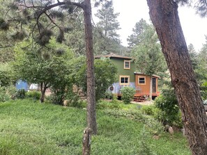 Exterior - The Hen House & Gardens: Near USAFA & PineCrest Event Center (Palmer Lake)