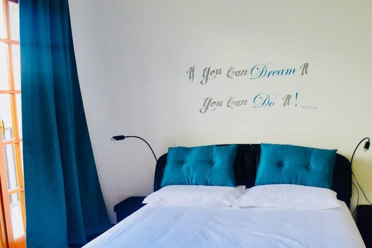 Appartement, 2 slaapkamers | 1 slaapkamer, een strijkplank/strijkijzer, gratis wifi, beddengoed