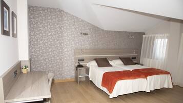 Kamer, 1 twee- of 2 eenpersoonsbedden, privébadkamer (Supletoria)