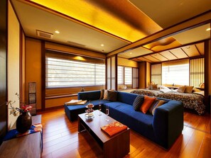 Living room - Kanazawa Yuwaku Onsen Hyakurakuso (Kanazawa)