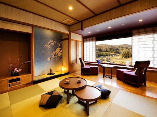 Kanazawa Yuwaku Onsen Hyakurakuso