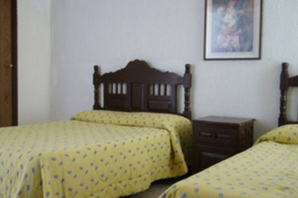 Business Suite, 2 Twin Beds, City View | Egyptian cotton sheets, premium bedding, WiFi (free), bed sheets