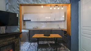 Comfort Apartment, 2 Bedrooms | Private kitchenette | Full-size fridge, oven, stovetop, cookware/dishes/utensils - HK Apartments Baskurt (Istanbul)