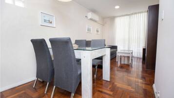 Apartment, City View | In-room dining