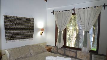 Departamento, 3 habitaciones | Caja de seguridad en la habitación y tabla de planchar con plancha