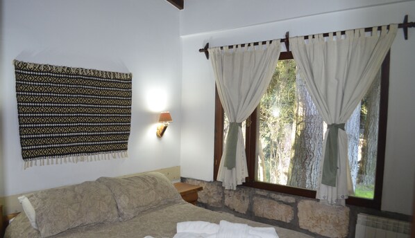 Apartment, 3 Bedrooms | In-room safe, iron/ironing board, free WiFi, bed sheets - Apart Bungalows Amulen (San Carlos de Bariloche)