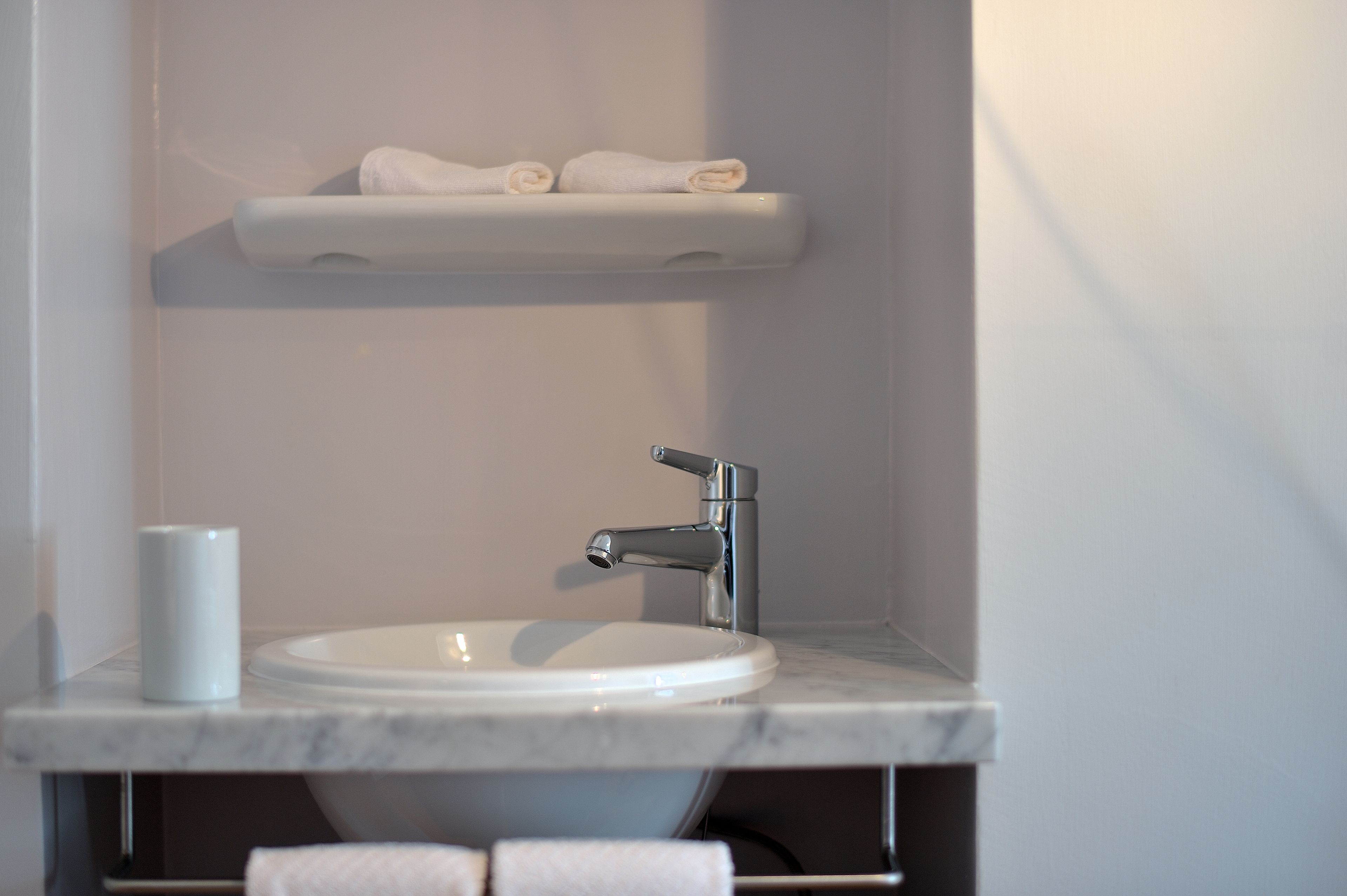 standard double room | bathroom sink