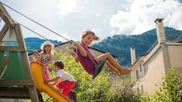 Children’s play area – outdoor