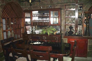 Family dining - Hostal Haché (Trinidad)