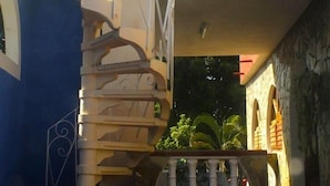 Courtyard - Hostal Haché (Trinidad)