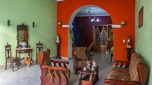 Lobby sitting area - Hostal Haché (Trinidad)