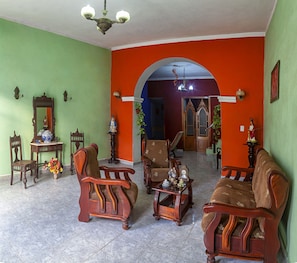 Lobby sitting area - Hostal Haché (Trinidad)