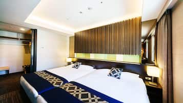 Desk, soundproofing, free WiFi, bed sheets