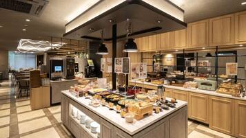 Bữa sáng buffet hàng ngày với phụ phí nhỏ
