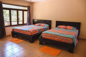 5 Schlafzimmer, Zimmersafe, Bügeleisen/Bügelbrett, WLAN