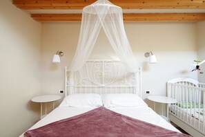 2 Schlafzimmer, Zimmersafe, Bügeleisen/Bügelbrett, Reisekinderbett