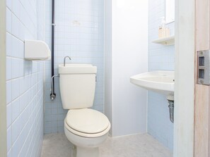 ヘアドライヤー、タオル、石鹸、シャンプー