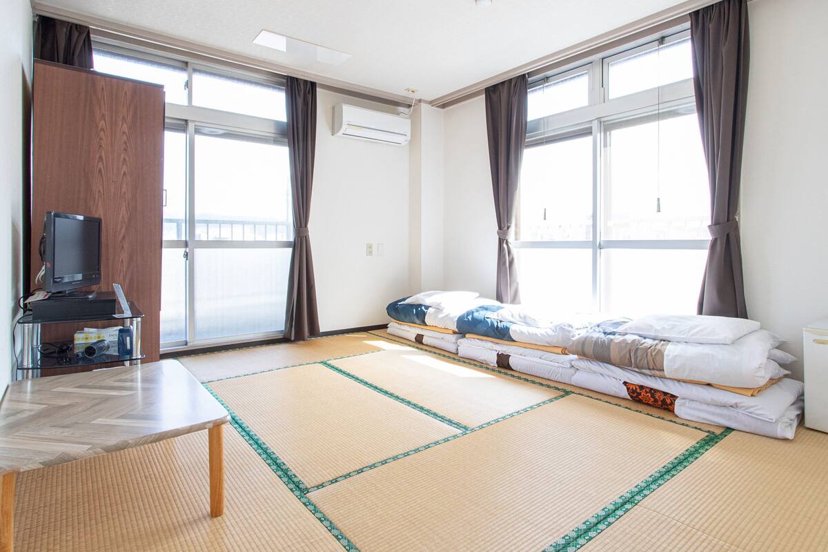 Kamar Tradisional, Bebas Asap Rokok (Japanese Style, for 3 Guests) | Wi-Fi gratis dan seprai linen