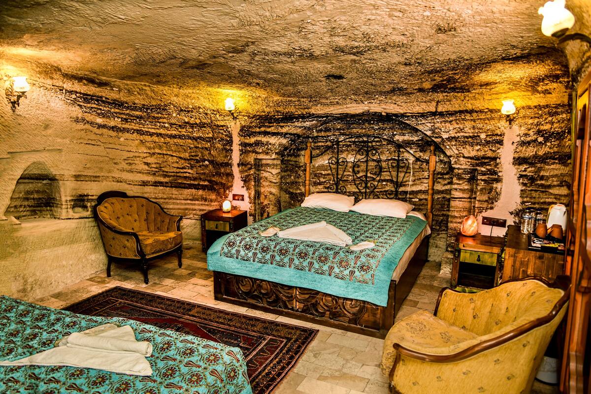 Triple Room (Cave) | Interior