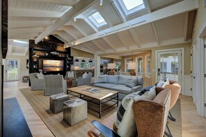 Smart TV, fireplace, video games, DVD player