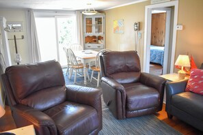 3 bedrooms, iron/ironing board, free WiFi