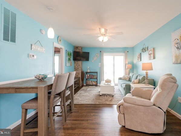 Smart-TV, DVD-Player, Bücher