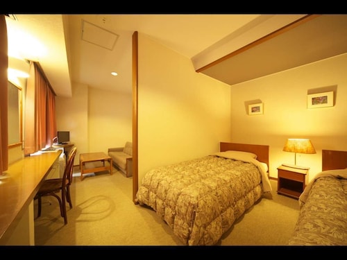 Tsukiyama Resort Inn