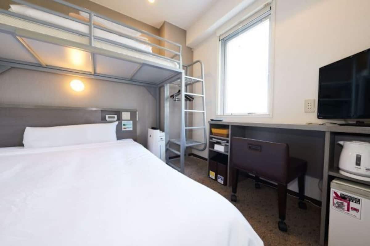 1 Schlafzimmer, Schreibtisch, laptopgeeigneter Arbeitsplatz
