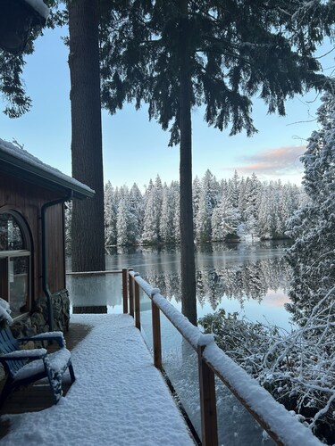 BLUE HYDRANGEA LAKESIDE RETREAT SNOHOMISH WA close to Seattle, Puget Sound
