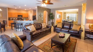 Smart-TV, videospill, DVD-spiller og fotballspill