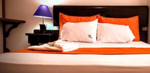 Single Room, 1 Double Bed, Non Smoking | Free WiFi, bed sheets - Hotel El Atajo (Yopal)