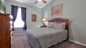 4 slaapkamers, een laptopwerkplek, een strijkplank/strijkijzer