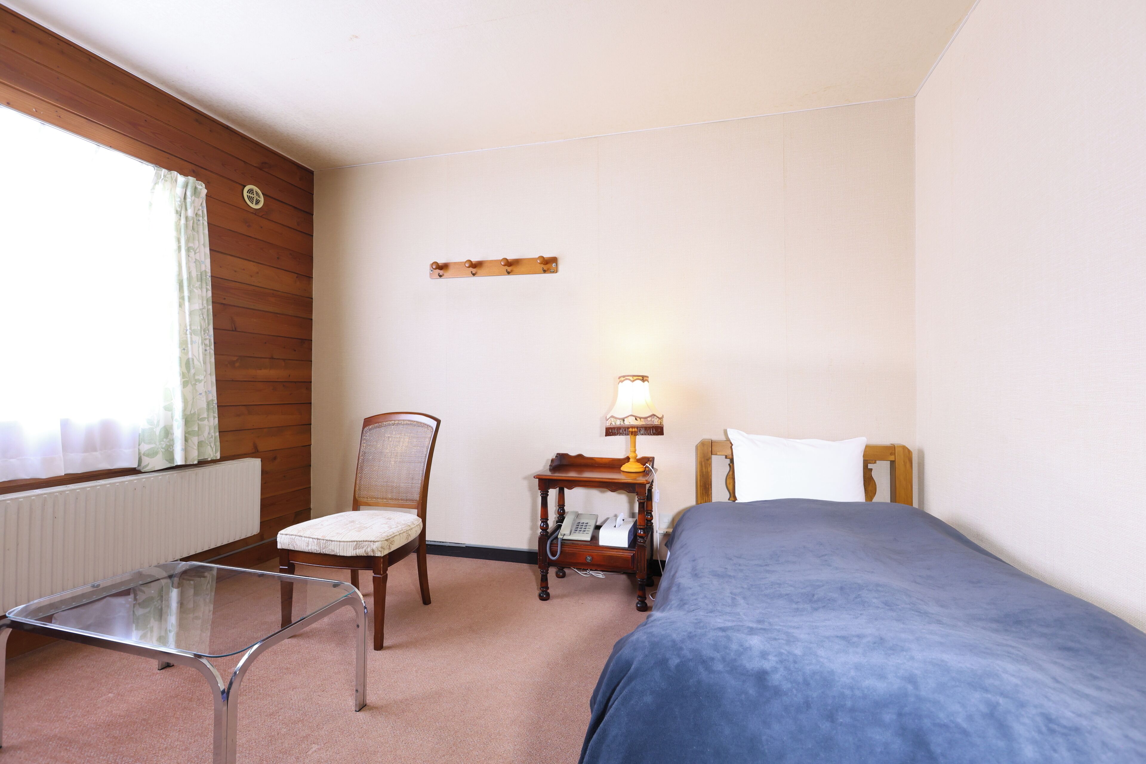 Single Room, Shared Bathroom | Down comforters, desk, laptop workspace, free WiFi