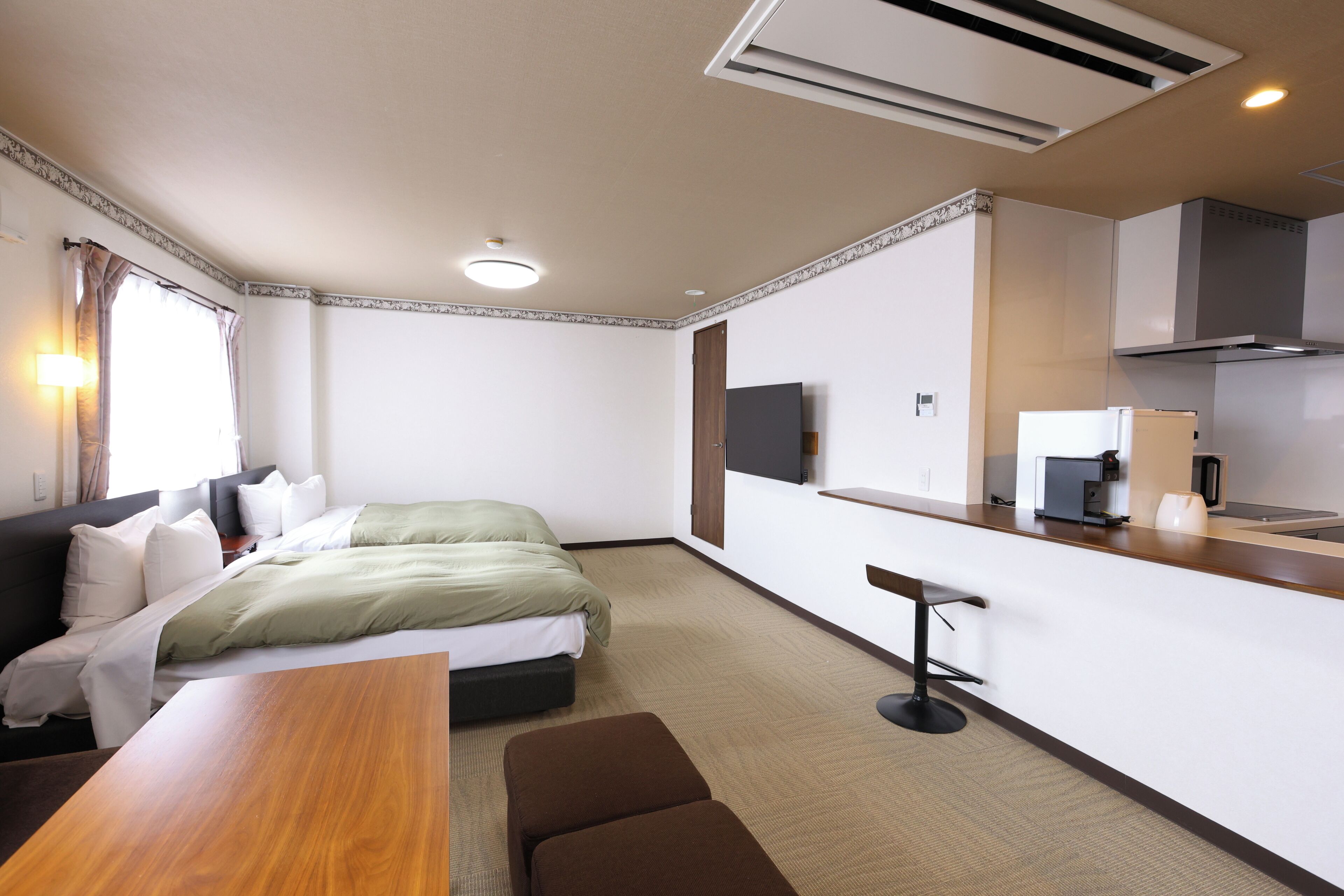 Deluxe Room, Non Smoking | Down duvets, desk, laptop workspace, free WiFi