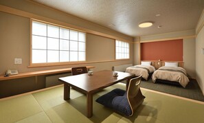 Deluxe Room | Down duvets, desk, laptop workspace, free WiFi - Hotel Takimoto (Yamanouchi)