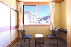 Tradisjonelt rom (Japanese Style for Family, Toilet) | Dundyner, skrivebord, skrivebord for bærbar PC og wi-fi (inkludert)