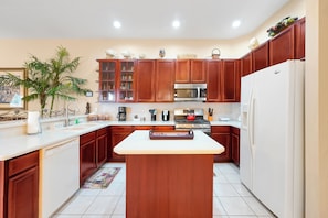 Coffee/tea maker, fridge, microwave, oven - Dazzling Disney Getaway - Closest to Disney  Villa with Private Pool & Game Room (Kissimmee)