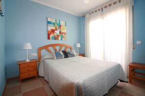 2 bedrooms, desk, iron/ironing board, free WiFi