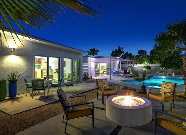 Outdoor pool, a heated pool