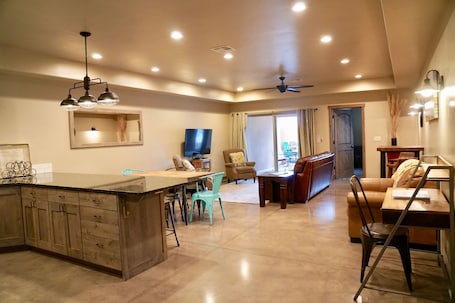 Interior. Luxurious 3 bedroom, 2 bathroom townhome. Sleeps 7, panormic views of red rocks.