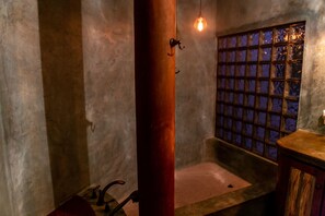 House, 2 Bedrooms | Bathroom shower - Miraflores 2 BR by Casago (Caduano)