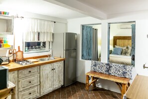 2 habitaciones y muebles diferentes 