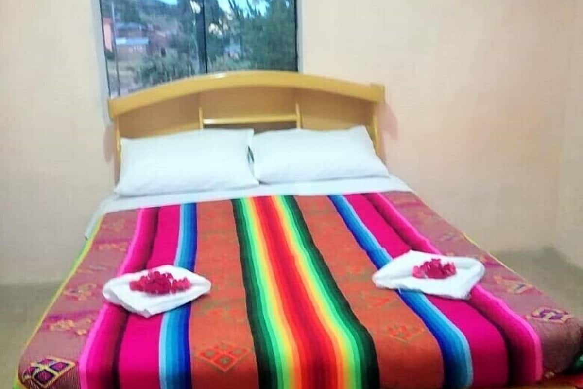 Deluxe Double Room, 1 Queen Bed | Cots/infant beds