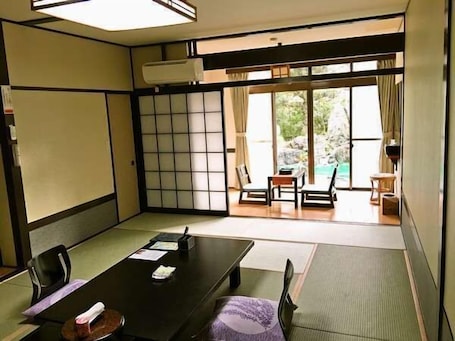 Dining. Irokan Ryokan