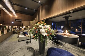 Lobby - Naruko Fuga (Osaki)